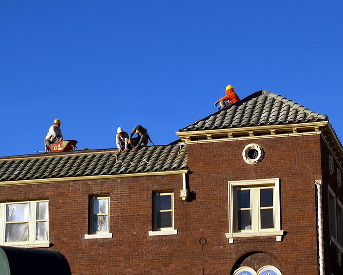 How To Choose A Professional Roofing Contractor